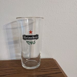 Heineken collectible 10 oz beer glass with gold rim